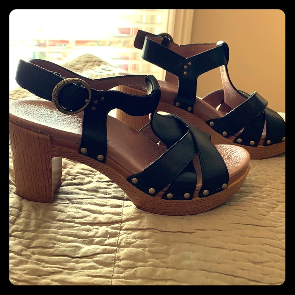 Black leather Dansko sandals
